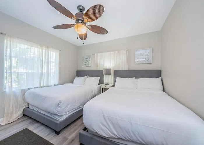 Lantana Cabana * Clearwater Beach
